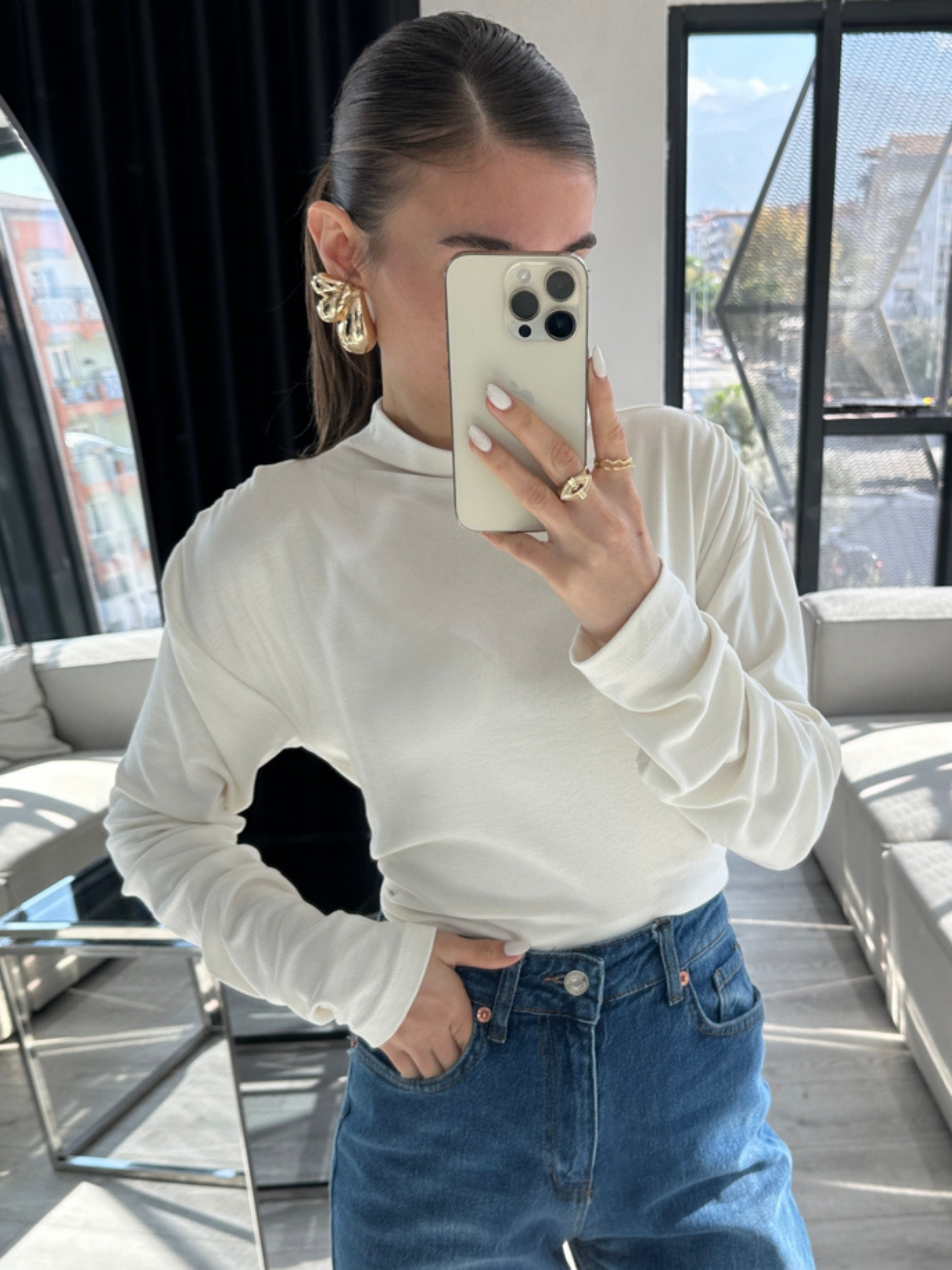 SIRT DEKOLTE DİK YAKA EKRU BLUZ