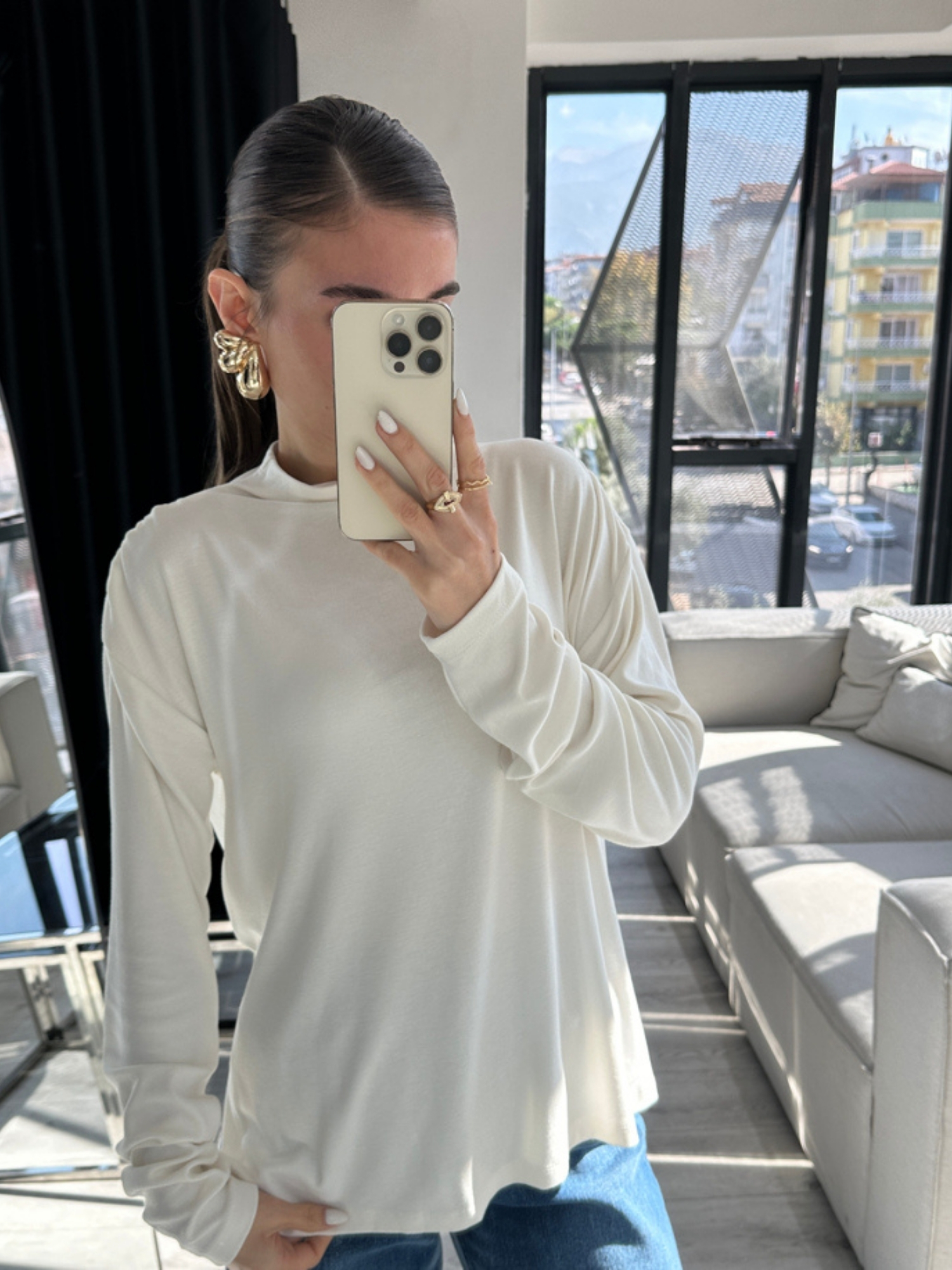 SIRT DEKOLTE DİK YAKA EKRU BLUZ