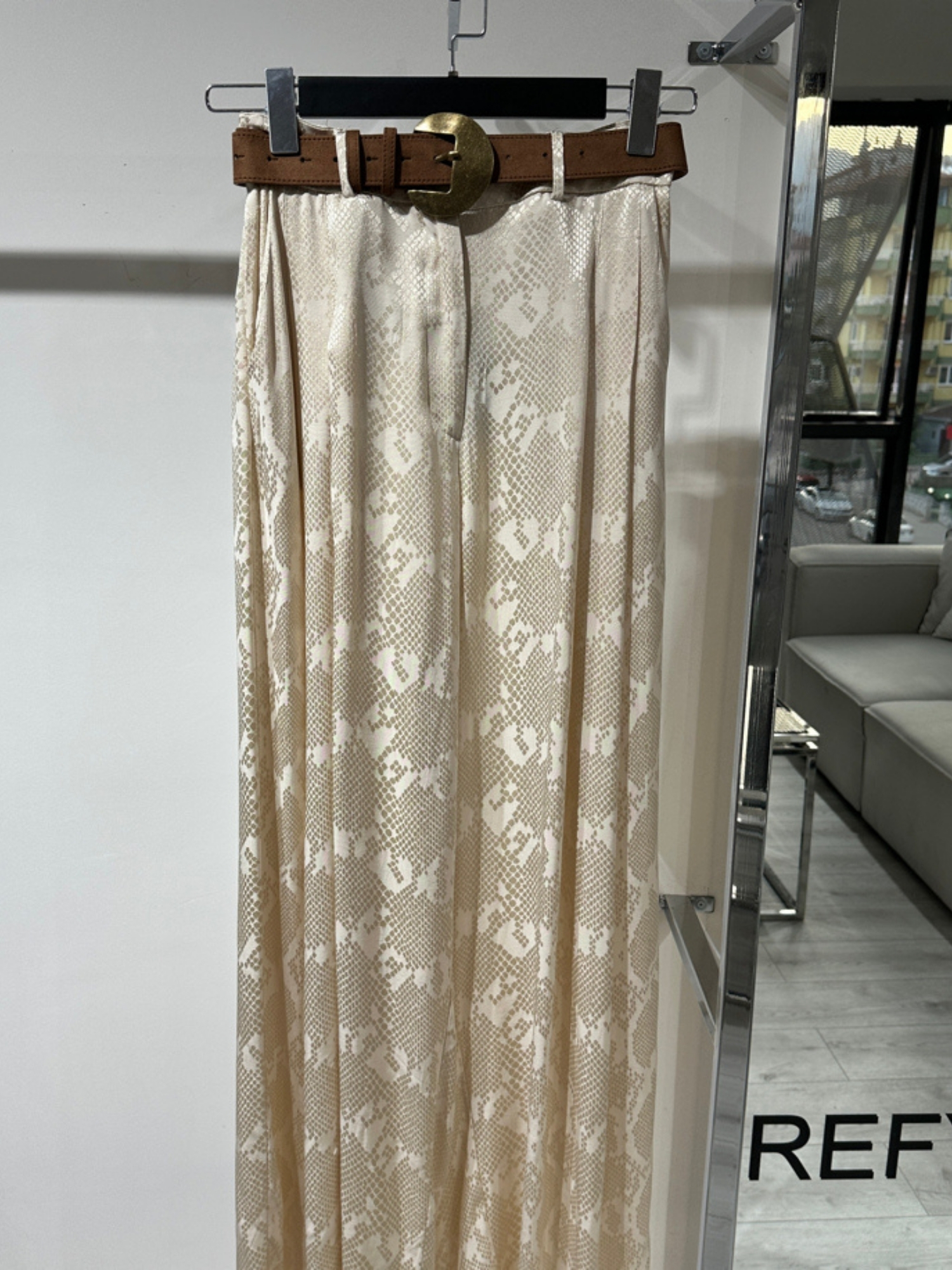 DESENLİ KREM SATEN BOL PAÇA PANTOLON