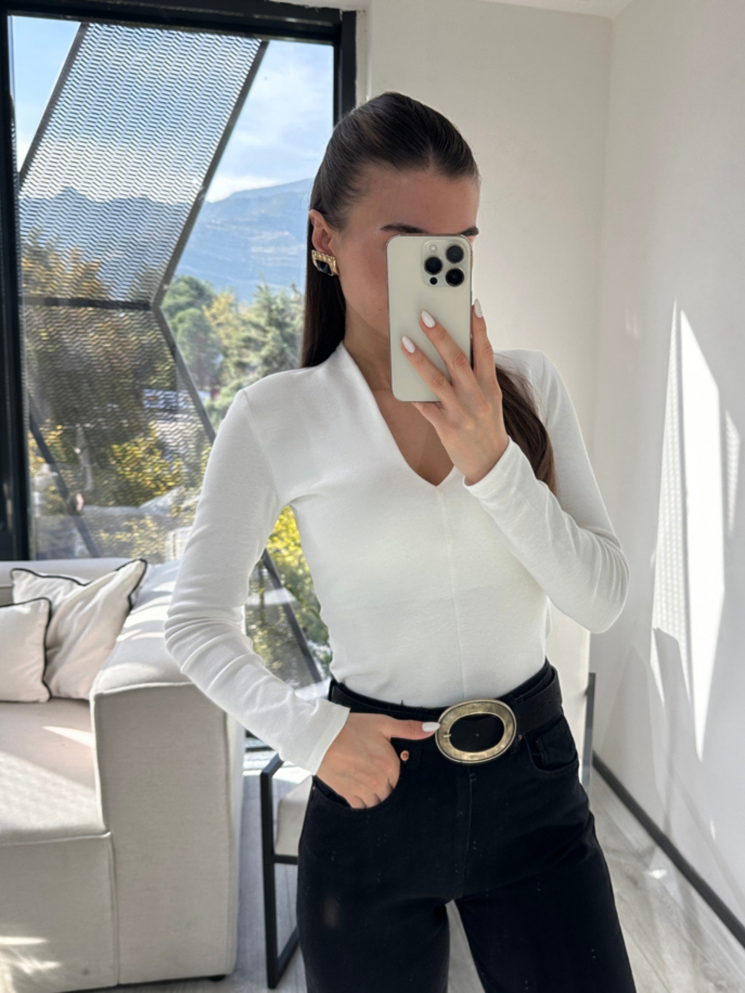 V YAKA BEYAZ UZUN KOL BLUZ