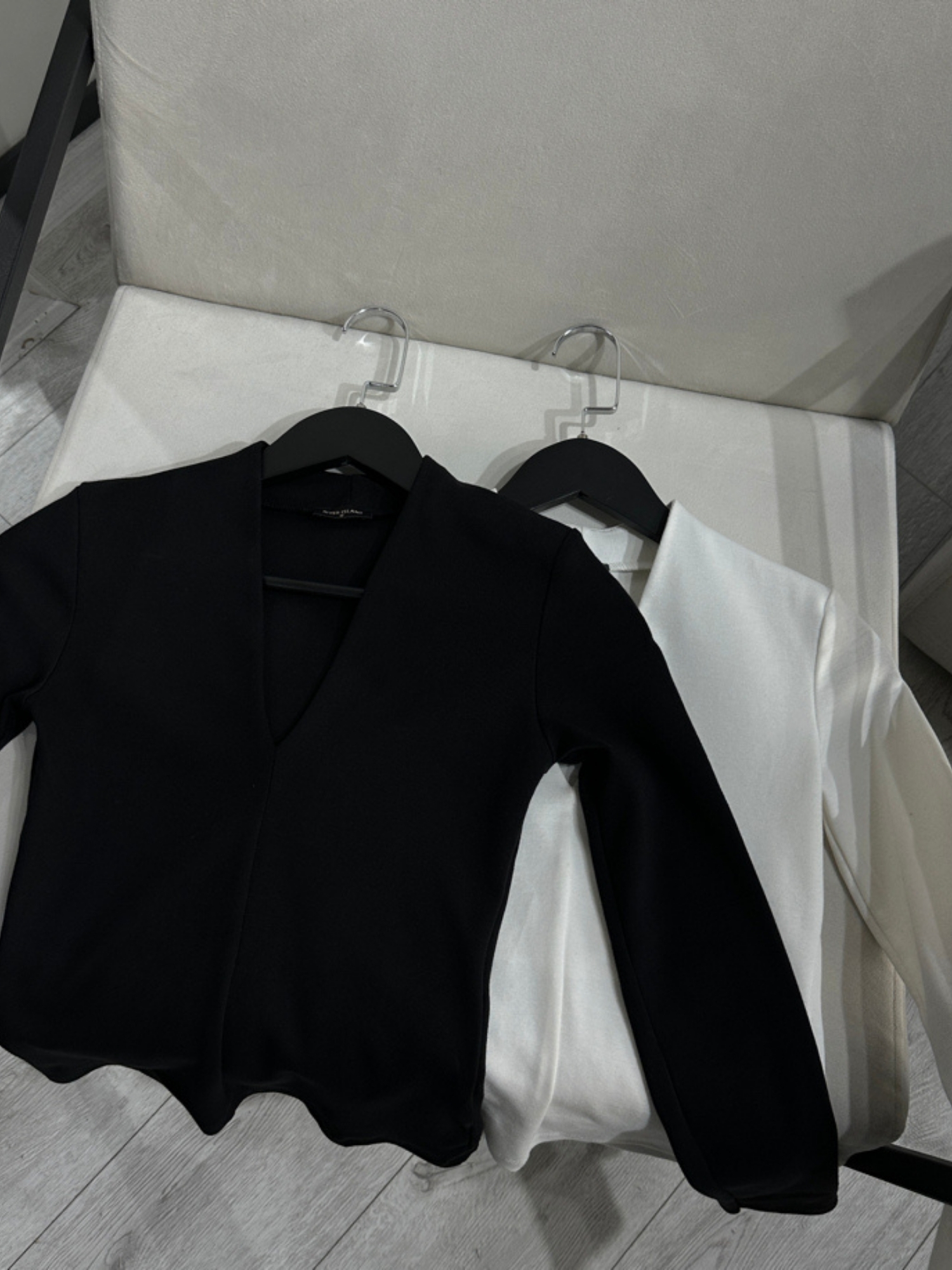 V YAKA BEYAZ UZUN KOL BLUZ