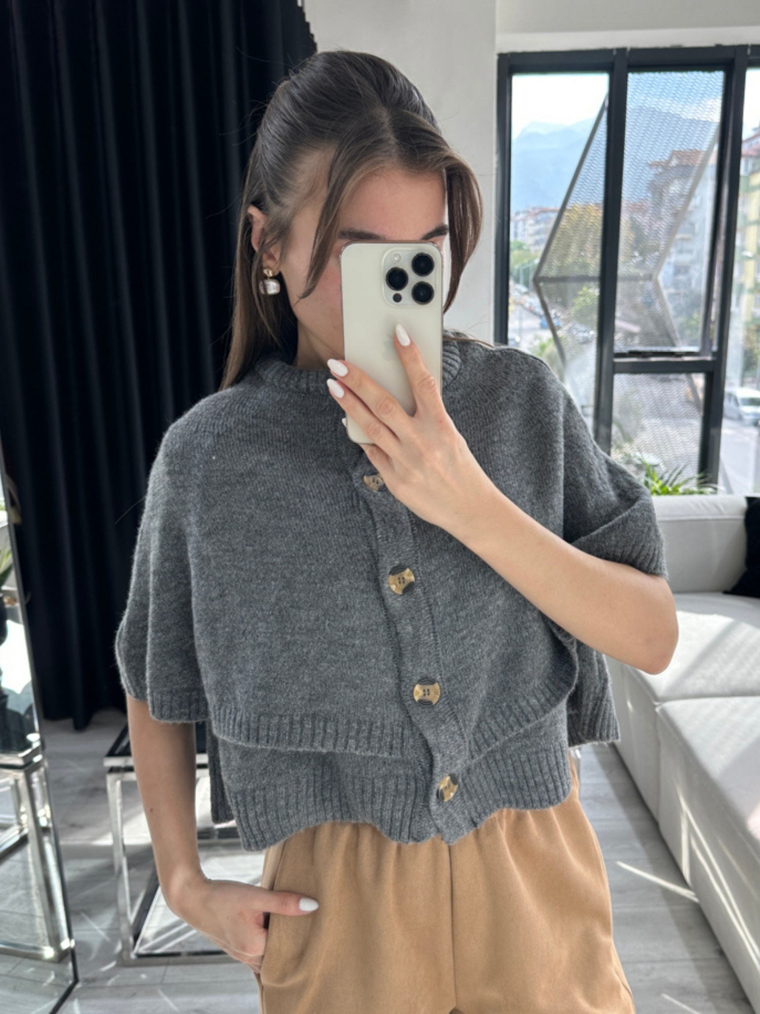 GRİ DÜĞMELİ PANÇO KAZAK