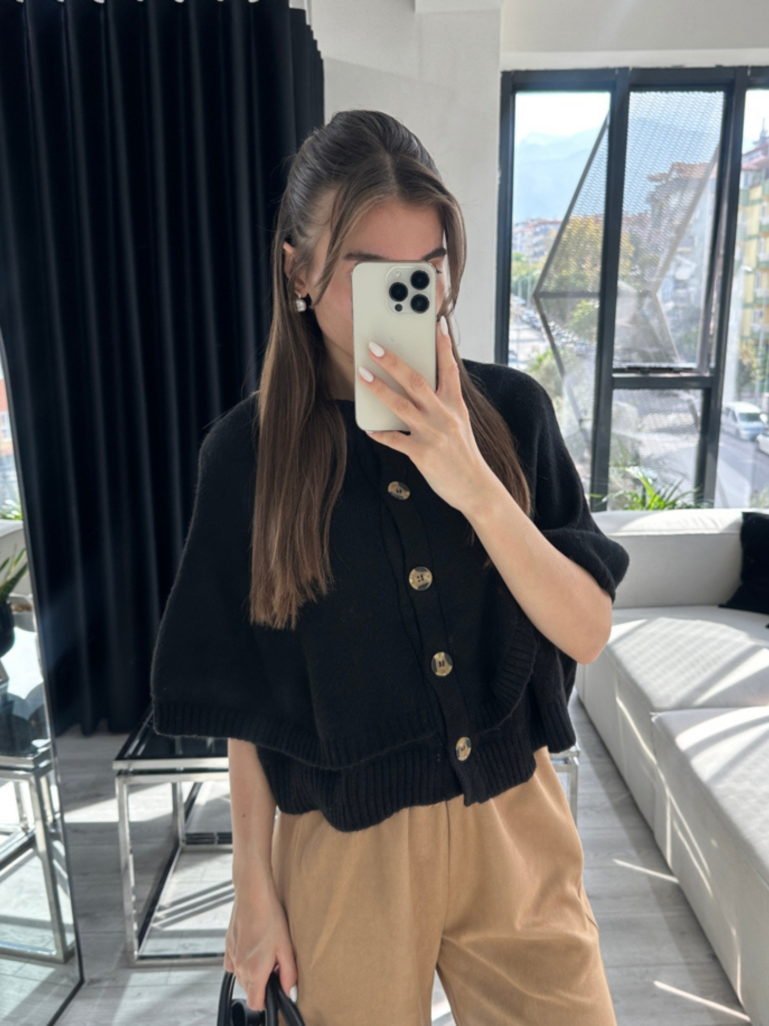 SİYAH DÜĞMELİ PANÇO KAZAK