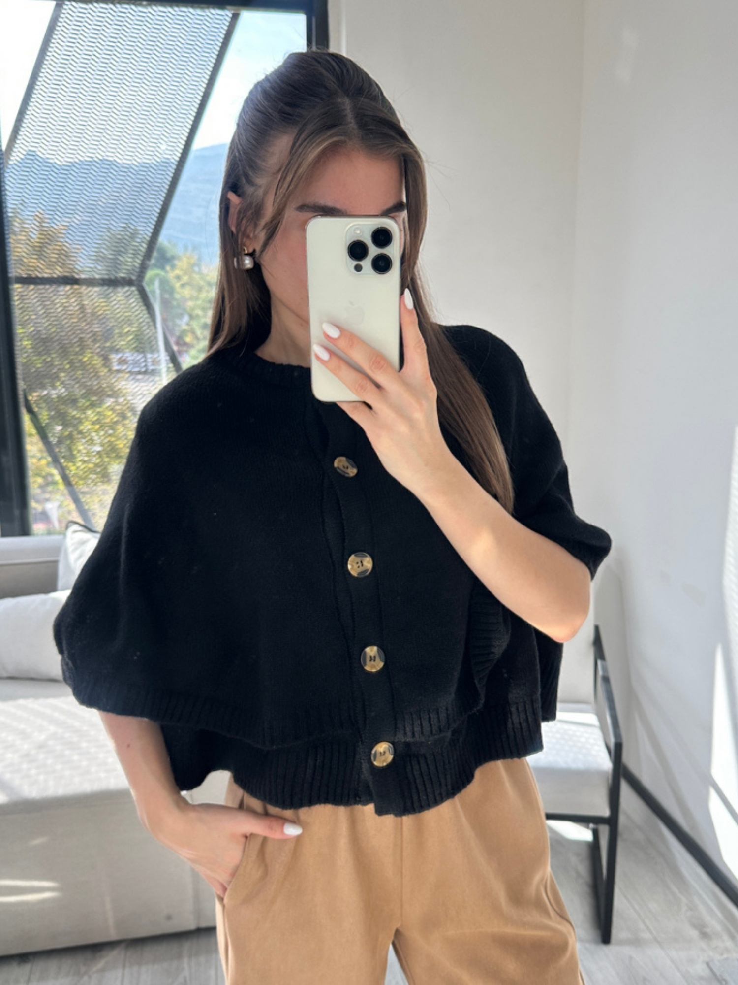 SİYAH DÜĞMELİ PANÇO KAZAK