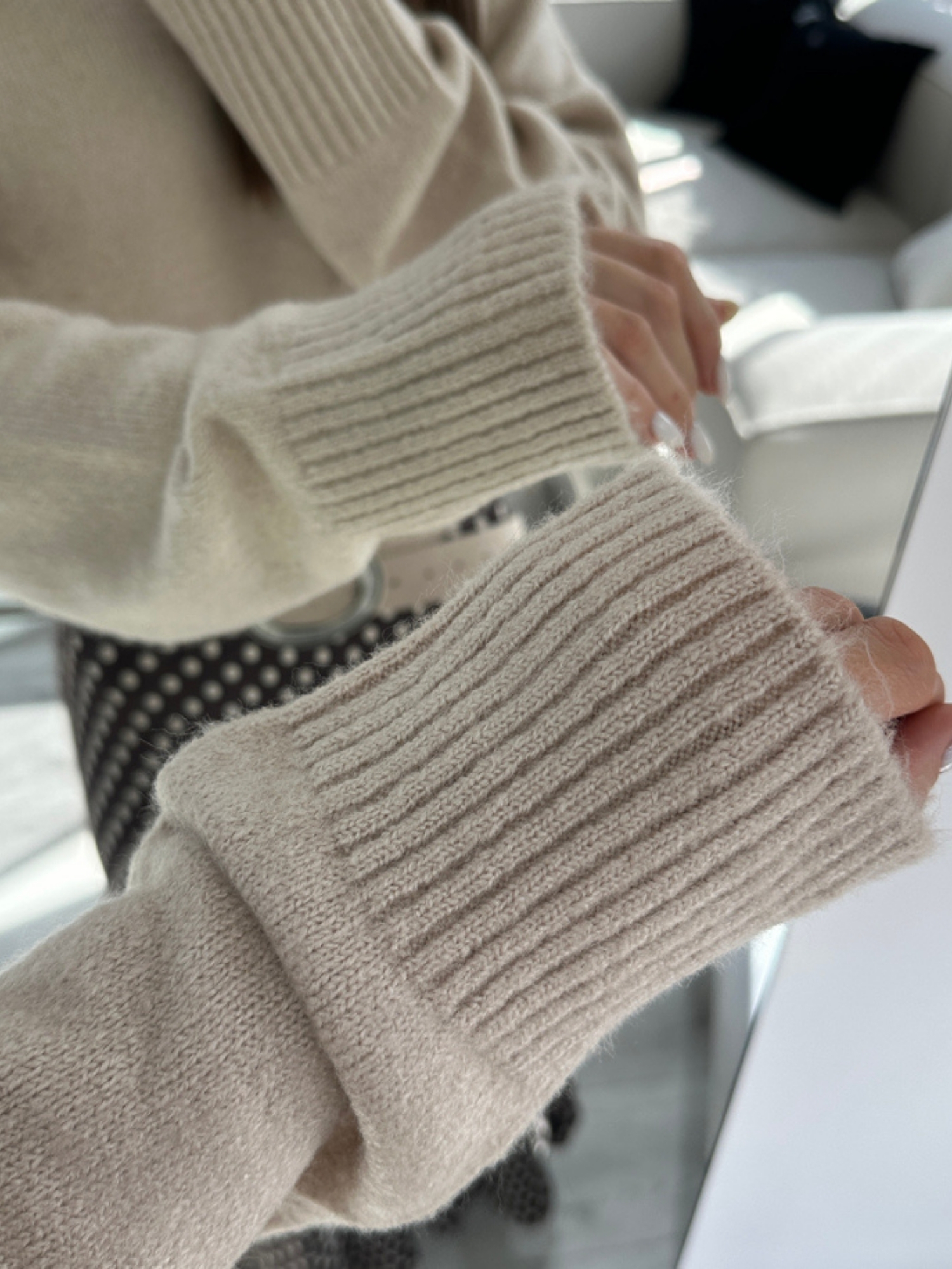 BİSİKLET YAKA OVERSİZE BEJ KAZAK