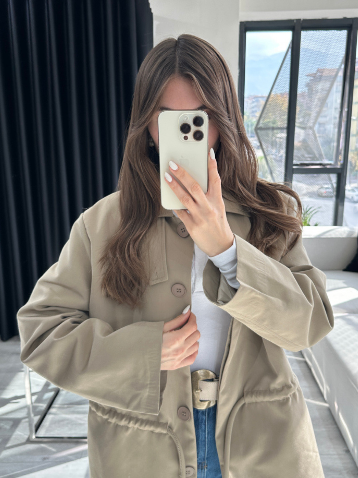 DİK YAKA BELİ BÜZGÜLÜ CAMEL CEKET