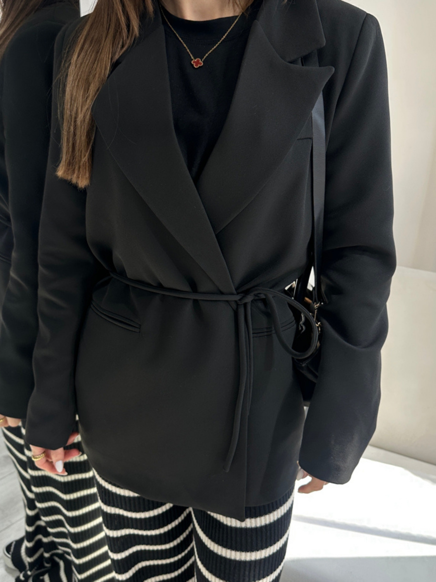 BAĞLAMA DETAYLI SİYAH BLAZER